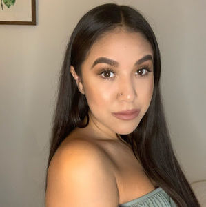 Meet your Posher, Simone